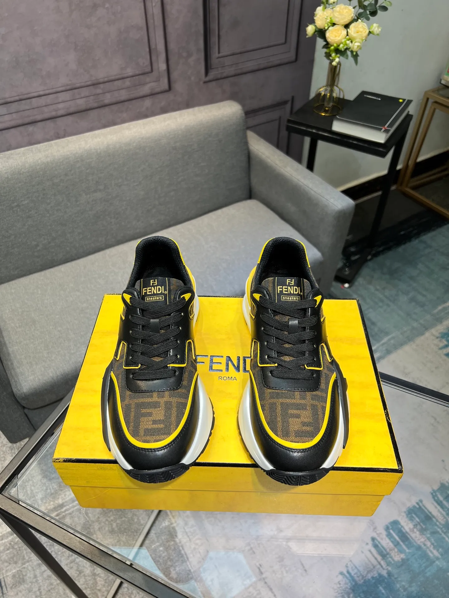 Men's shoes 💰580 FENDI men's fashion casual shoes 👟Hot sale🔥Official website 1:1 replica ⬆️Original quality - Original leather - Original breathable mesh lining Original outsole 1:1 replica, code number 38-44 (45-46 customized)